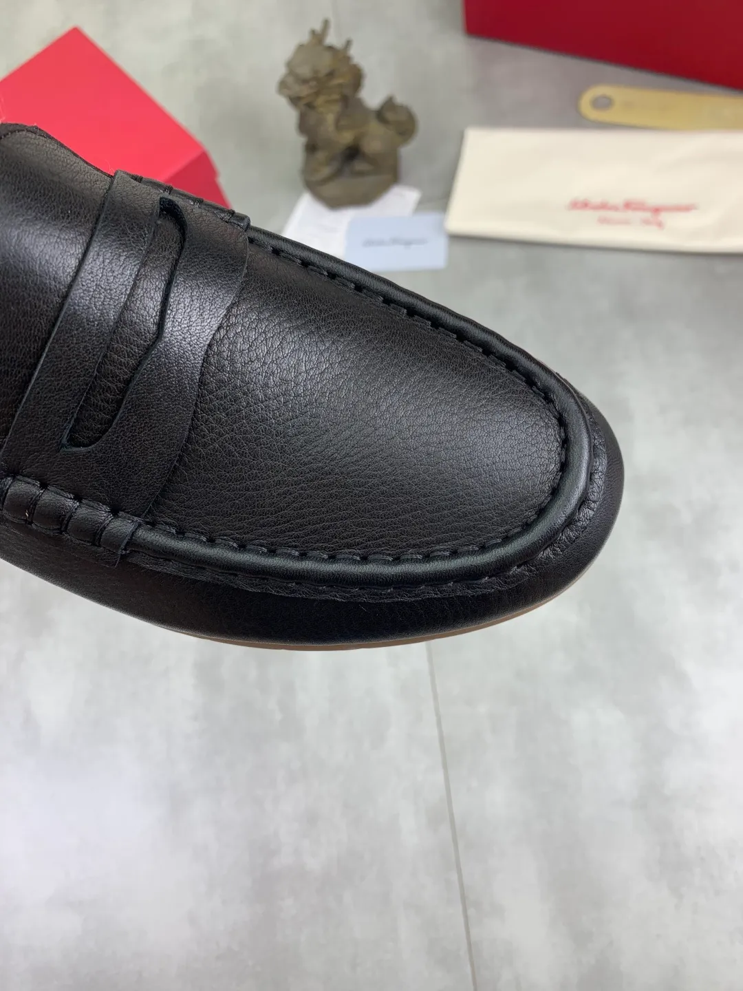 Men's shoes 💰P480 New model [Ferragamo/Ferragamo] Latest model Original imported calfskin, imported pigskin lining + original luxury metal buckle + original rubber outsole Soft and comfortable Size number: 38-44
